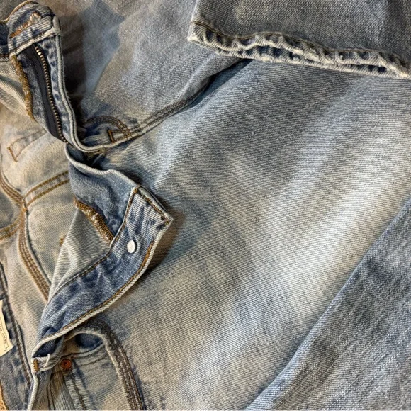 GAP Light Blue Boyfriend Jeans - Picture 3 of 6